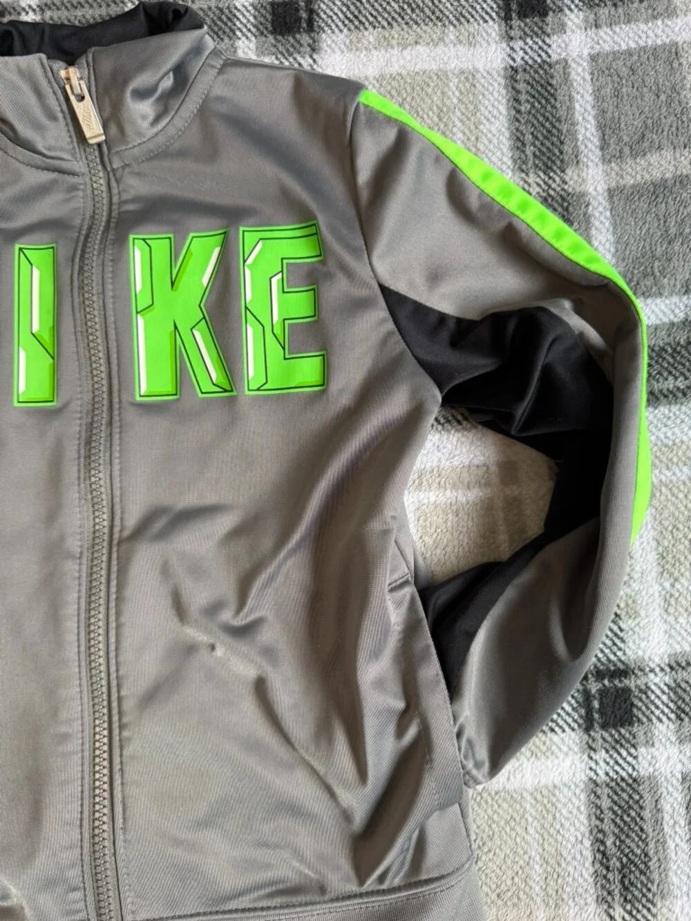 Nike Boys Track Jacket Gray Green NIKE Spellout Full Zip Athletic Size 7